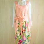★エプロン★　綺麗なお花のボタニカル柄がステキでオシャレなタックエプロン