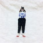 myself no.17 刺繍ブローチ　ビーズ刺繍