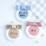 【名入れ】可憐レースと水玉ドット＊名札ブローチ（スタンプ／手刺繍）