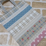 【sale】いちご柄＊ぺたんこトート