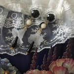 黒薔薇とベルフラワー「神秘」