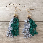 グレーとグリーンのレースフラワーのタッセルピアス/イヤリング