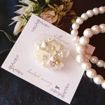 人気♡再々々々販 .:*✧白い紫陽花.｡:*煌めくパール品よく華やか.｡*✧ブローチ