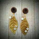 シールピアス　ベロアLeaf（大）　貼るピアス