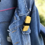 玉子の握り寿司のブローチ