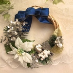クリスマスリース〜青いリボンのリース