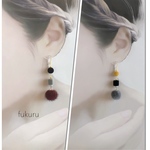 ファー&フロッキーボールのピアス秋冬