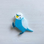 歩くインコのブローチ
