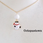 ☆*:Xmas:*☆ 雪とスノーマンのネックレス（ゴールドカラー）