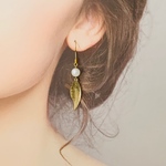 ［安い] キラキラりーふとパールのイヤリングorピアス