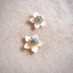 セツブンソウ【節分草】◆イヤリング／ピアス