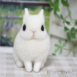 ☆　羊毛フェルト　ウサギ 　ホト　座りポーズ　☆