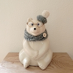 しろくま貯金箱 しろくま君の冬支度☃･.｡*  ベレー帽とスヌードのセット (グレーウッドボタン)