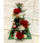 赤い薔薇のクリスマスツリーアレンジ