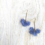 ネイビーの花びらピアスorイヤリング