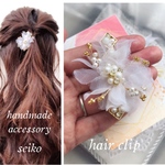 お呼ばれなどに♡ ホワイトフラワーと小枝の大人可愛いミニヘアクリップ ヘアアクセサリー  