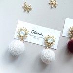 SALE中♡ホワイト ビジュー ＆ ファーボール イヤリング or ピアス