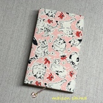[再販] ブックカバー 新書サイズ「子猫と花(ピンク)」①
