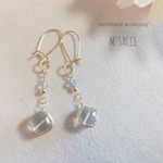グリーンアメジストのキューブカットピアス