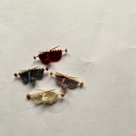 【yosirinさまリクエスト品】編みかけブローチ 4点