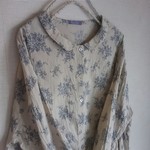 antique flower cotton100　ギャザー切り替えブラウス
