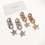 スターチェーンピアス／星ピアス／樹脂／アレルギー対応／シルバー　／ゴールド