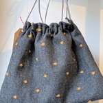 りんご刺繍の巾着ショルダーバッグ