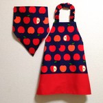 100cm りんご（紺・赤）ゴム紐 子供用エプロン（三角巾/給食帽・巾着袋オプション）