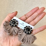 New◉モノトーンビーズ刺繍×モカフリンジ　ピアス　イヤリング