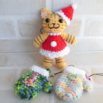 ☆yumi-takahashi様　オーダー品☆～クリスマスキャット・ストラップとミニミトン