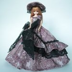 ジェニーちゃんの紫に黒レースのロングドレス