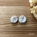 刺繍のアクセサリー ベージュ