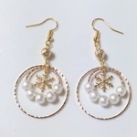 パールの クリスマスピアス/イヤリング
