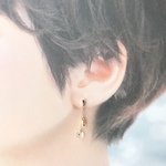 シンプル 揺れる 華奢な スワロフスキー ピアス ・イヤリング 