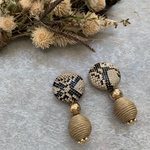 パイソン柄×ベージュ ピアス/イヤリング 金属アレルギー対応  チタンピアス