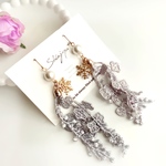 レースフラワータッセル（gray）ピアス