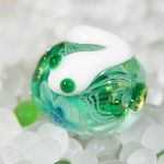 花に白蛇　緑マーブル金箔散らし　（花・青緑）