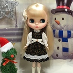 SALE  ワンピース　木の実柄　ブラック　( ブライス、リカちゃん)