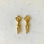 【I】Matte Gold Humanoid Letter Pendant Tops