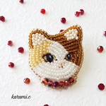 三毛猫さんのビーズ刺繍ブローチ