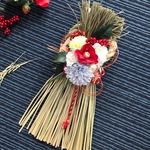 稲から育てたしめ縄・お正月飾り  本藁タッセル 紅白椿と銀菊