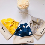3色から選べる♡巾着ポーチ　ちょうちょ　巾着袋　お名前刺繍入り　黄色　ネイビー　グレー　北欧 女の子