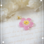 お花のかたちの充電口アクセサリー