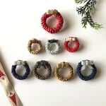 リボンのついたリースブローチ(中)