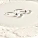 SWAROVSKI社製パヴェボールとメタルボールノンホールピアス シルバー