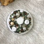 刺繍のブローチ クリスマスリース