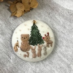 刺繍のブローチ 森の聖夜