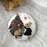 刺繍のブローチ 待ち遠しいクリスマス