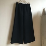 圧縮ウールニット黒で作ったワイドパンツ