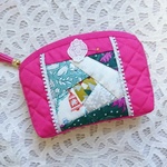 SALE【イニシャルモチーフ付き！】限定リバティ2019Xmas＊クレイジーキルトのポーチ＊パッチワーク